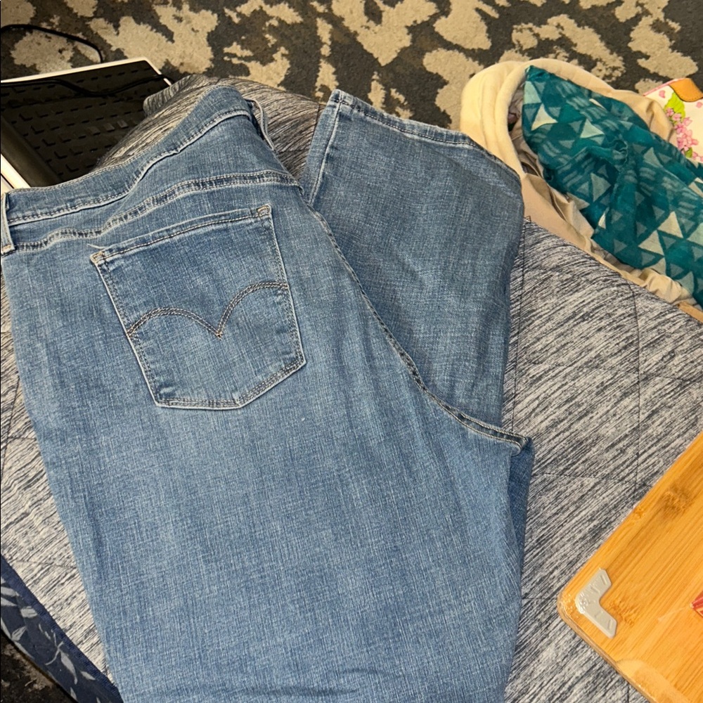 Levi's Light Blue High-Rise Distressed Straight Jeans size 22W Preloved - Picture 8 of 15